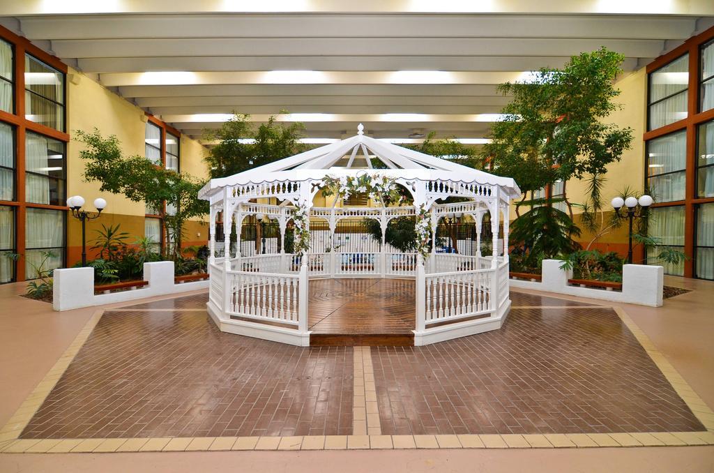 Red Lion Hotel ファーミントン インテリア 写真